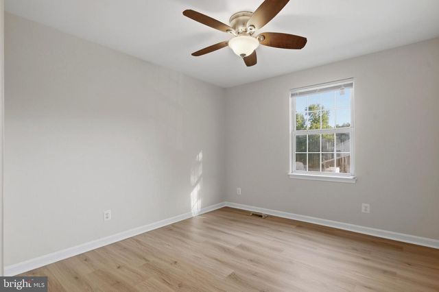 2760 SUN VALLEY DR, Waldorf, MD 20603