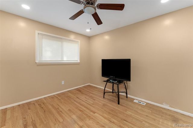 18547 Anglin Street, Detroit, MI 48234