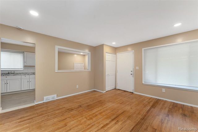 18547 Anglin Street, Detroit, MI 48234