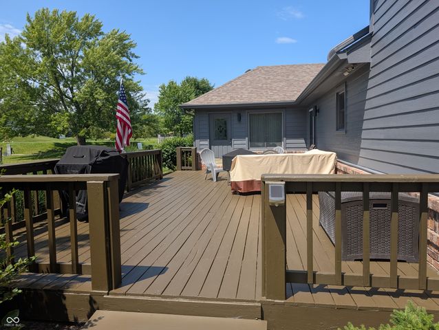 624 Hacienda Place, Greenwood, IN 46143