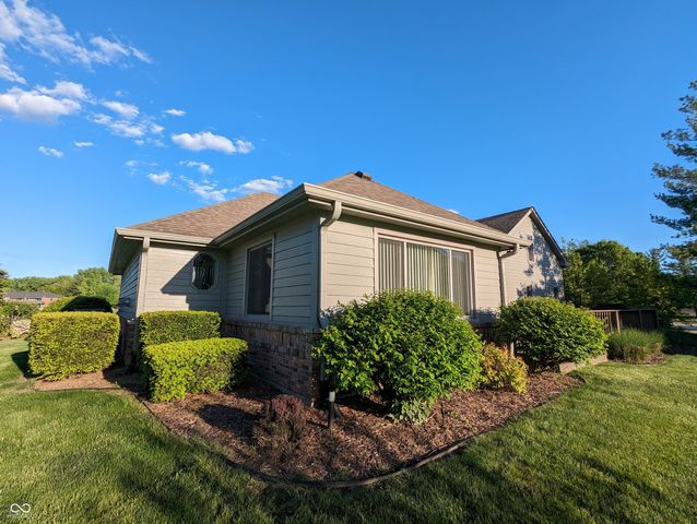 624 Hacienda Place, Greenwood, IN 46143