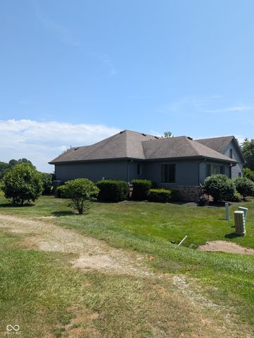 624 Hacienda Place, Greenwood, IN 46143