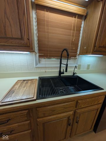 624 Hacienda Place, Greenwood, IN 46143