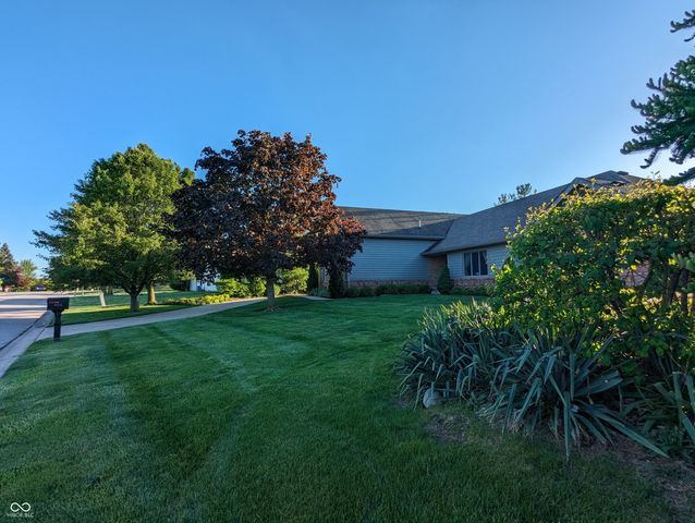 624 Hacienda Place, Greenwood, IN 46143