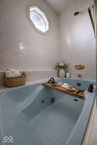 624 Hacienda Place, Greenwood, IN 46143