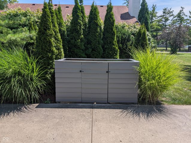 624 Hacienda Place, Greenwood, IN 46143