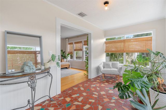 1510 14TH STREET N, St Petersburg, FL 33704