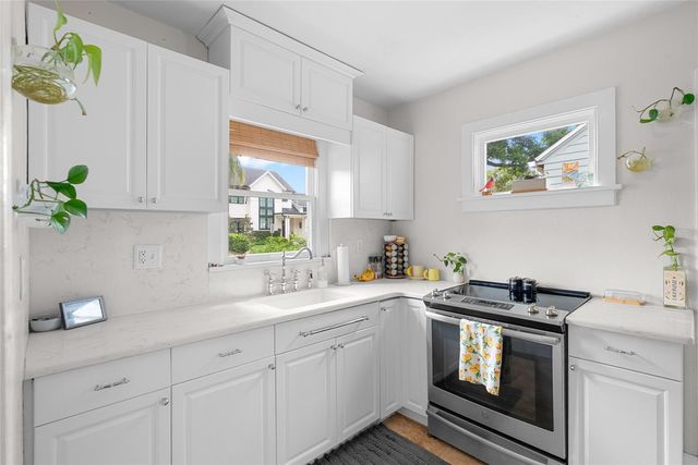 1510 14TH STREET N, St Petersburg, FL 33704