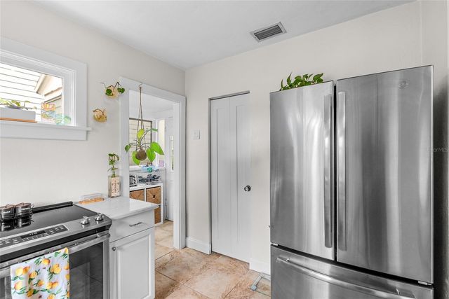 1510 14TH STREET N, St Petersburg, FL 33704