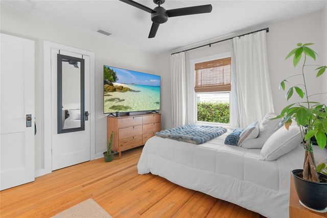 1510 14TH STREET N, St Petersburg, FL 33704