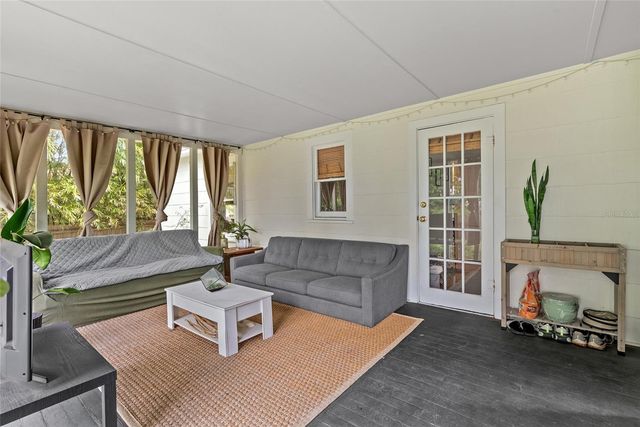 1510 14TH STREET N, St Petersburg, FL 33704