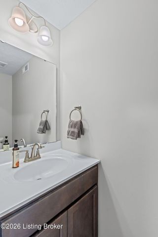 1305 Bogard Ln, Mt Washington, KY 40047