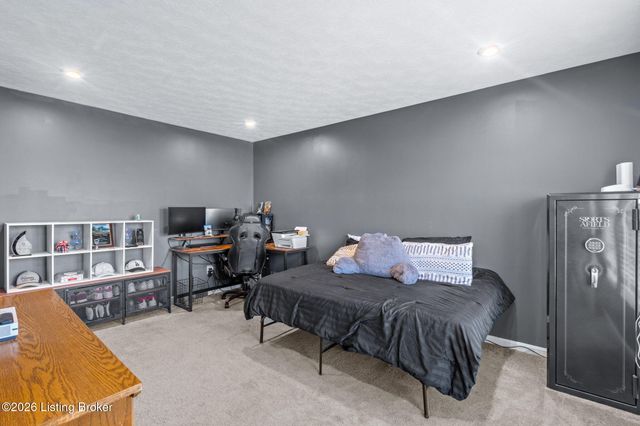 1305 Bogard Ln, Mt Washington, KY 40047