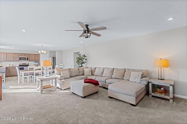 1305 Bogard Ln, Mt Washington, KY 40047