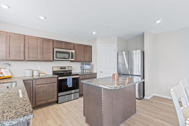 1305 Bogard Ln, Mt Washington, KY 40047