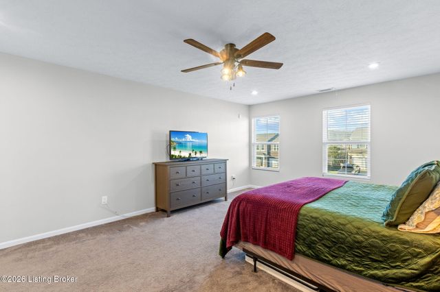 1305 Bogard Ln, Mt Washington, KY 40047