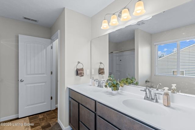 1305 Bogard Ln, Mt Washington, KY 40047