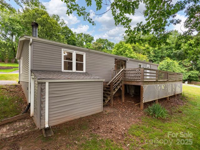 32 Lake Eden Circle, Black Mountain, NC 28711