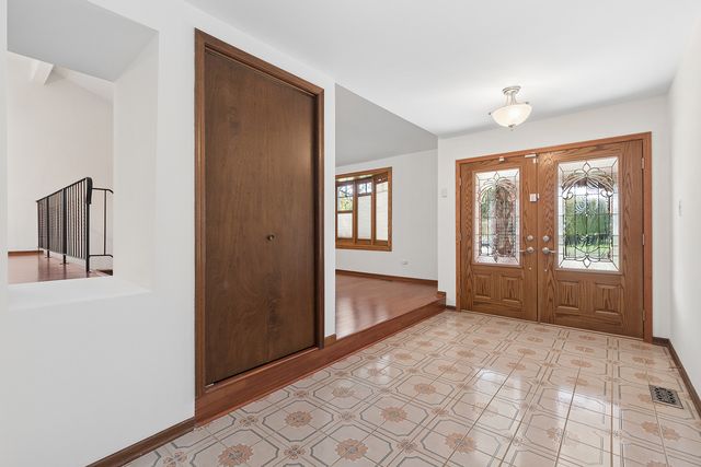 15551 Frances Lane, Orland Park, IL 60462