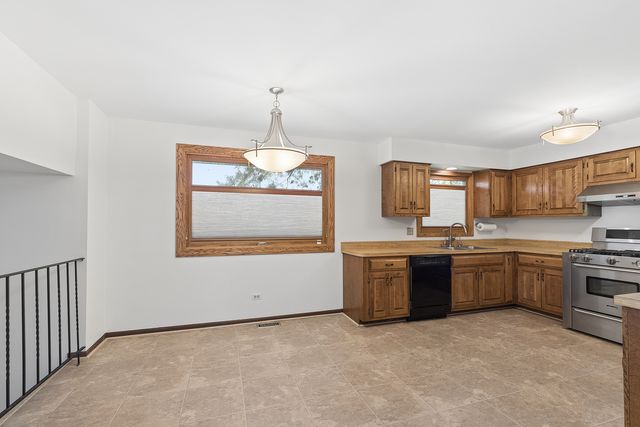 15551 Frances Lane, Orland Park, IL 60462