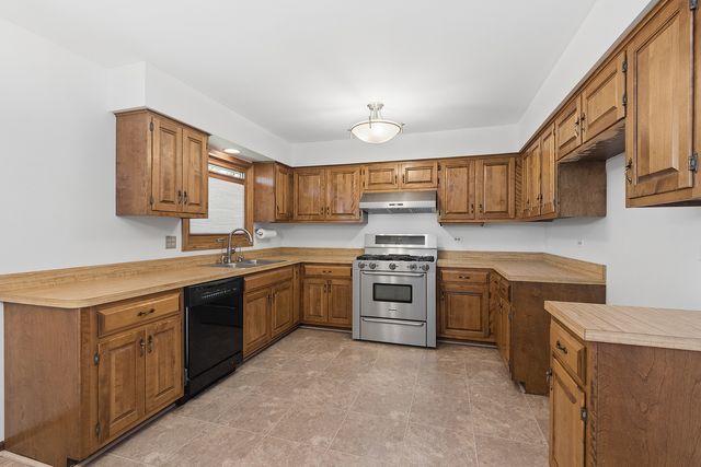 15551 Frances Lane, Orland Park, IL 60462