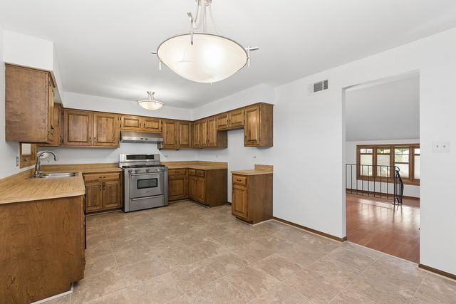15551 Frances Lane, Orland Park, IL 60462