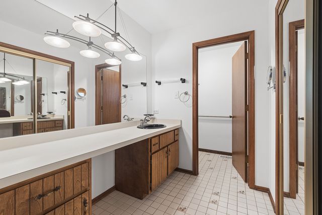 15551 Frances Lane, Orland Park, IL 60462
