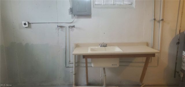 21971 Crystal Avenue, Euclid, OH 44123