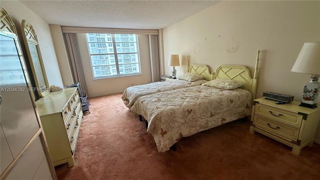 231 174th St 911, Sunny Isles Beach, FL 33160