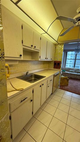 231 174th St 911, Sunny Isles Beach, FL 33160