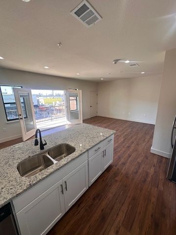 317 W Main Street 202, Denison, TX 75020