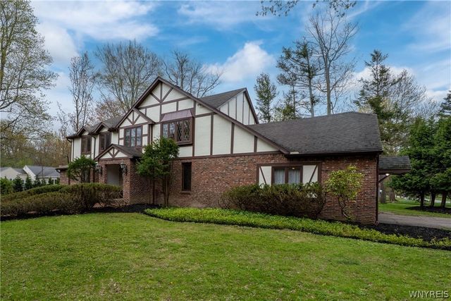 121 Deer Run, Amherst, NY 14221