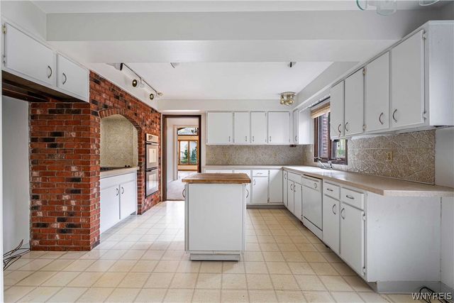 121 Deer Run, Amherst, NY 14221