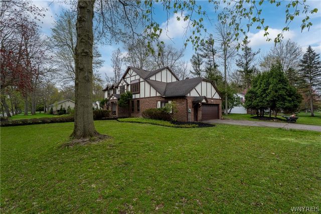 121 Deer Run, Amherst, NY 14221
