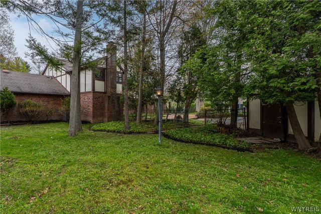 121 Deer Run, Amherst, NY 14221