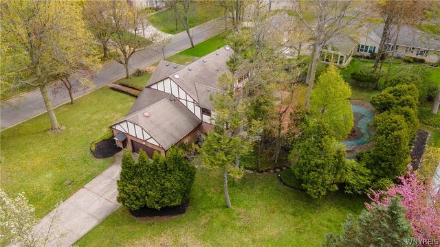121 Deer Run, Amherst, NY 14221
