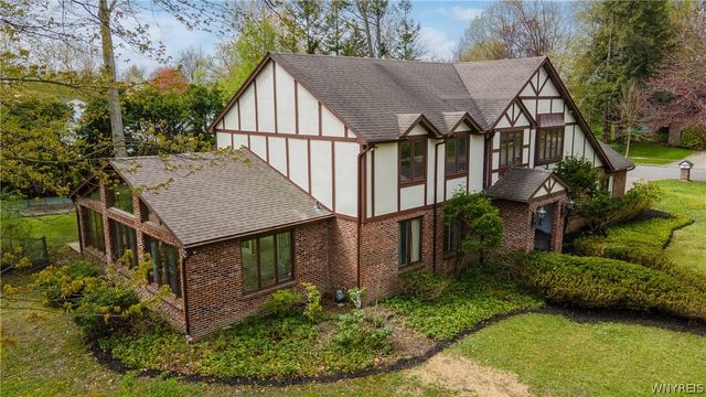 121 Deer Run, Amherst, NY 14221