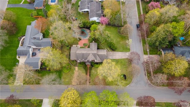 121 Deer Run, Amherst, NY 14221
