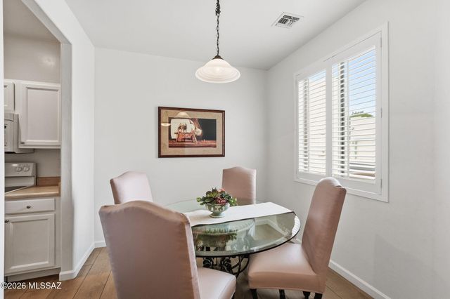 433 W Deerwood Lane, Green Valley, AZ 85614