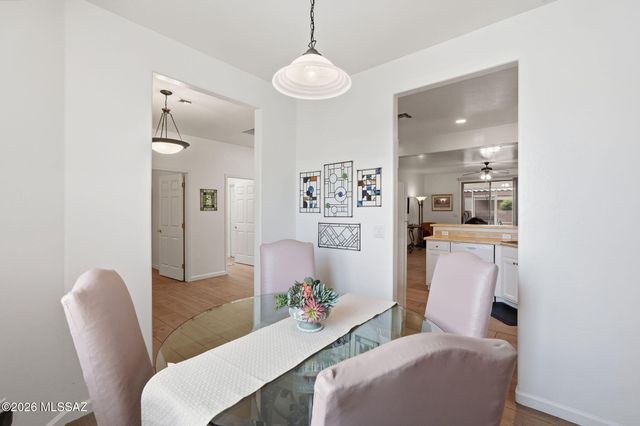 433 W Deerwood Lane, Green Valley, AZ 85614