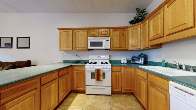 218 Cynthia Loop NW C, Albuquerque, NM 87114