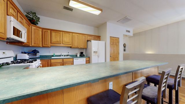 218 Cynthia Loop NW C, Albuquerque, NM 87114