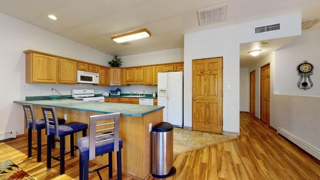218 Cynthia Loop NW C, Albuquerque, NM 87114