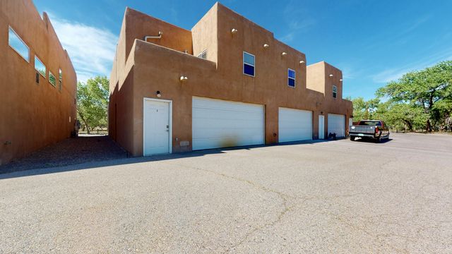 218 Cynthia Loop NW C, Albuquerque, NM 87114