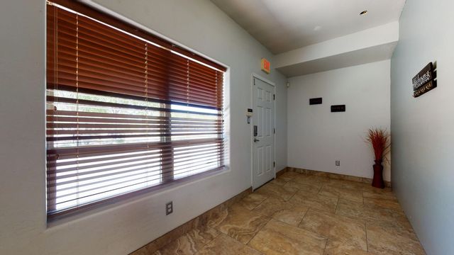 218 Cynthia Loop NW C, Albuquerque, NM 87114