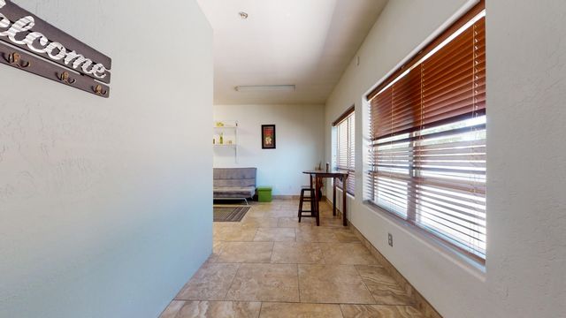 218 Cynthia Loop NW C, Albuquerque, NM 87114