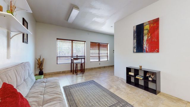 218 Cynthia Loop NW C, Albuquerque, NM 87114