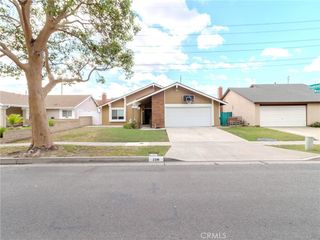 2318 W Moore Ave, Santa Ana, CA 92704