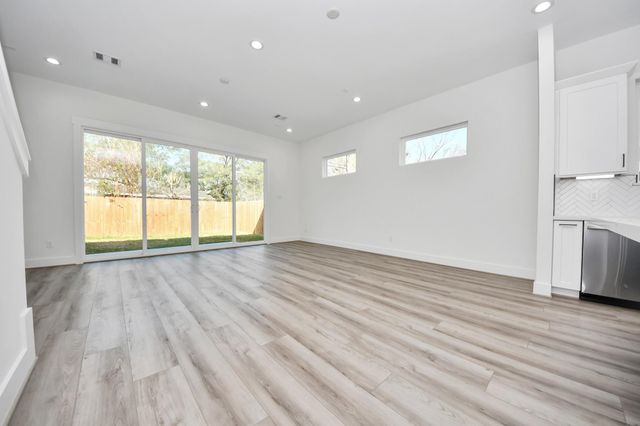 7012 & 7014 Saint Augustine Street, Houston, TX 77021