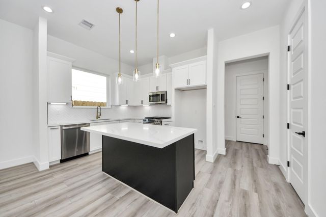 7012 & 7014 Saint Augustine Street, Houston, TX 77021